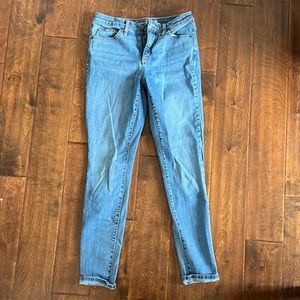 Universal Thread Jeans
